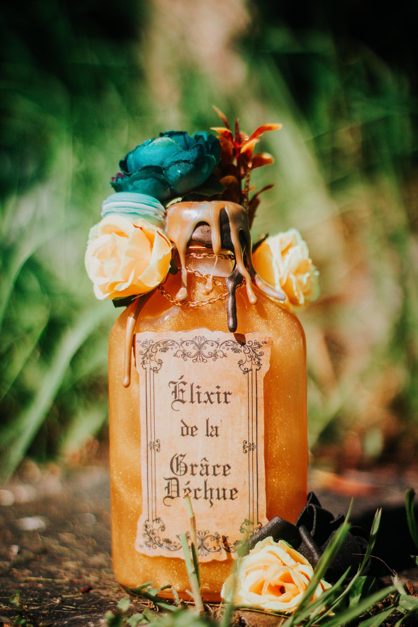 Élixir de la Grâce Déchue – Potion décorative féerique- Flacon magique doré Cadeau fantasy- Décoration alchimie - Witchy aesthetic