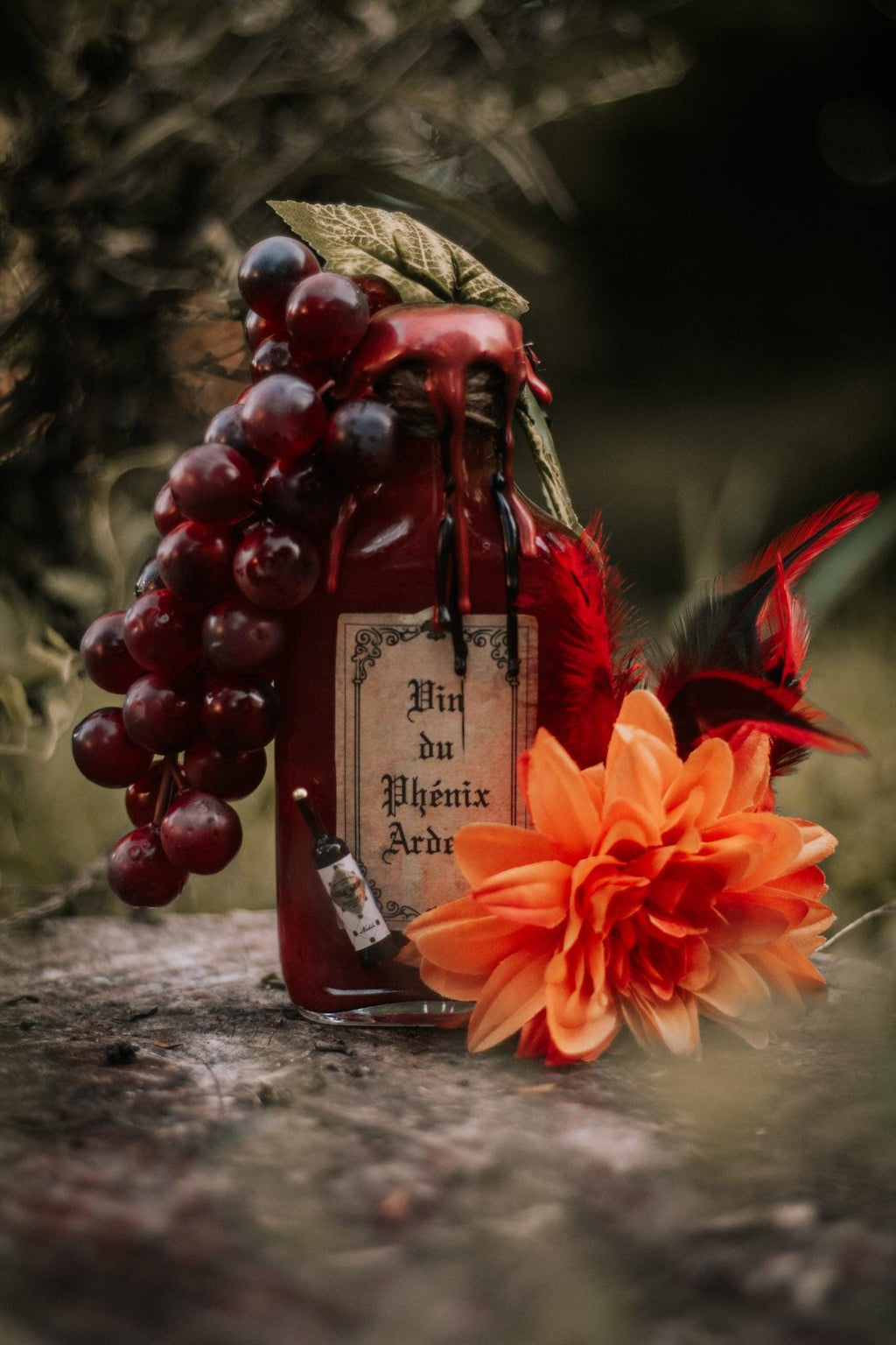 Potion décorative fantasy rouge – Sang du Phénix Écarlate – Décoration féerique gothique – Fiole magique artisanale – Cadeau witchy
