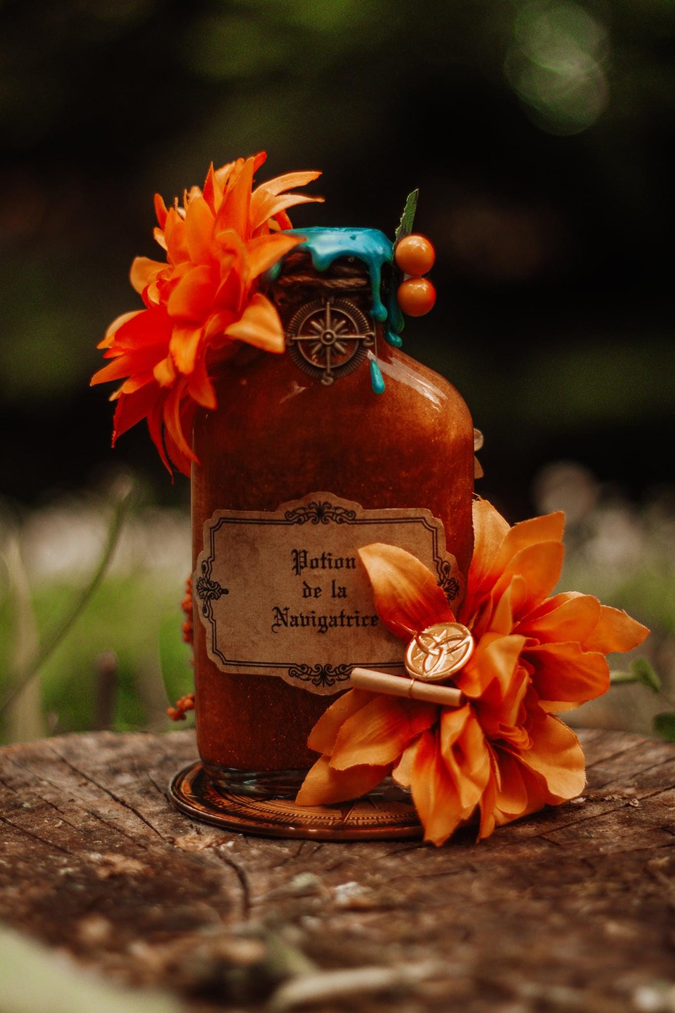 Potion de la Navigatrice – Fiole Magique Orange | Élixir d’Aventure | Décoration Fantasy & Maritime